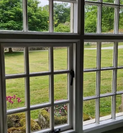 Braithwaite Hall * East Witton